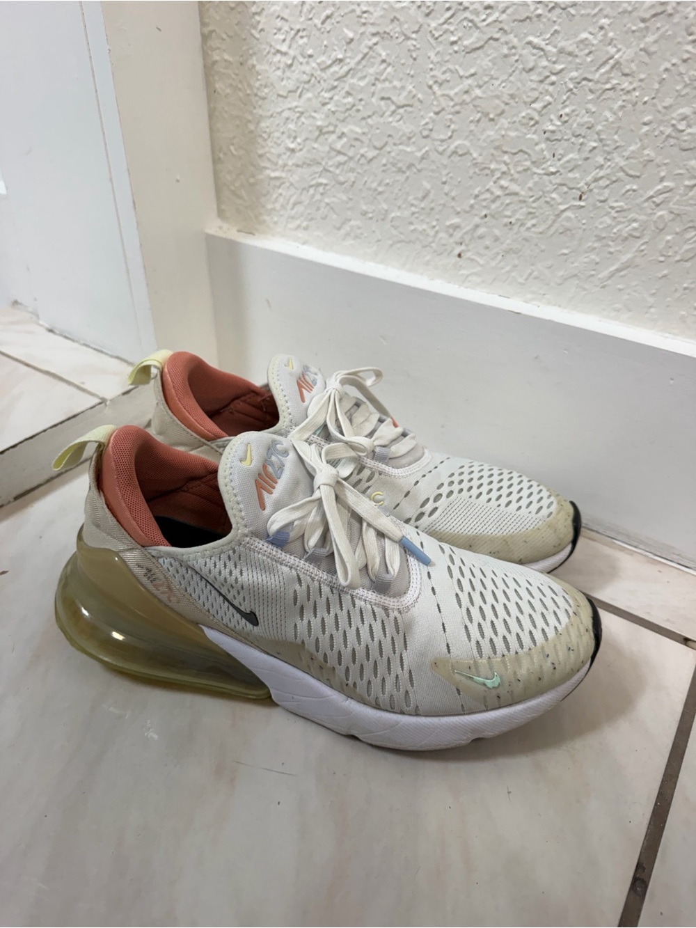 Nike Air Max 270 Women’s Running Shoes White Pastel Size 8